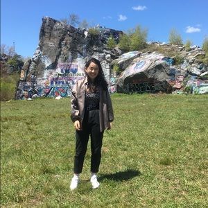 Meet your Posher, Lauren